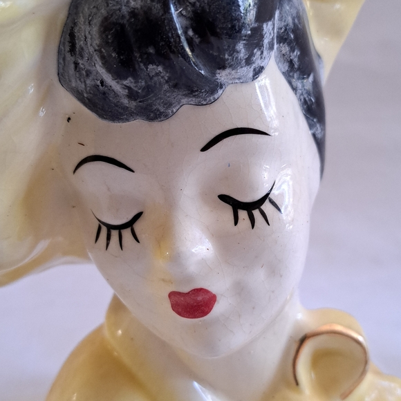 Large Glamor Girl Vase - Picture 3 of 9